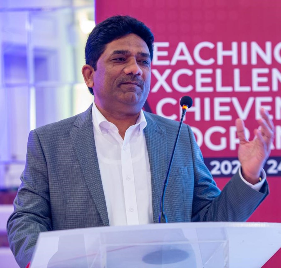 sir naeem Profile pic