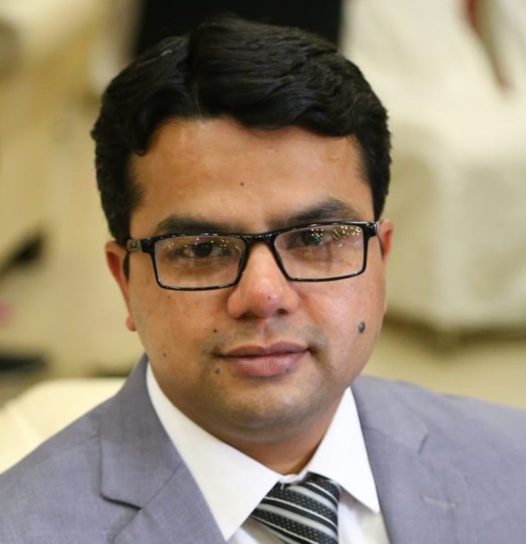 sir naeem Profile pic